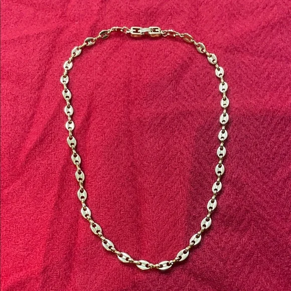 VINTAGE Givenchy NECKLACE EUC Gold - Picture 5 of 13